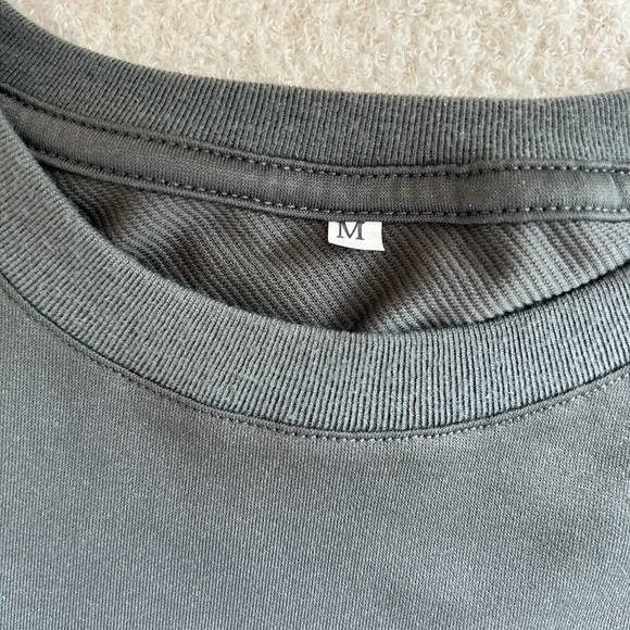 Mom’s Favorite Crewneck T-Shirt Gray Mens - Picture 2 of 4